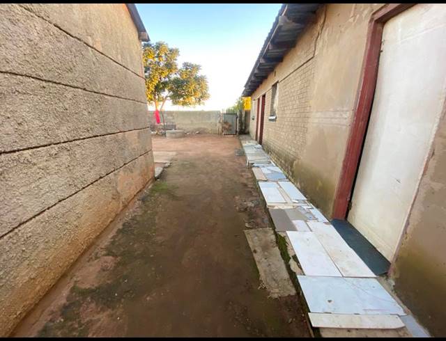 2 BEDROOM HOUSE FOR SALE IN KATLEHONG SOUTH